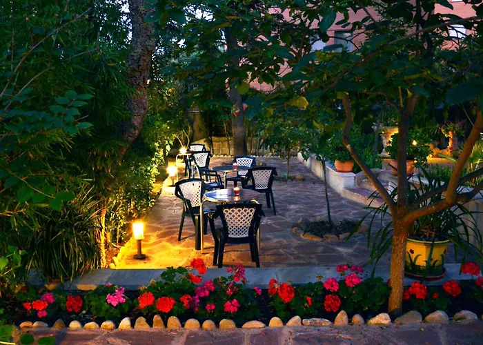 Magnolia Guest house 2*