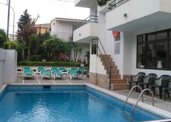 Magnolia Guest house 2*